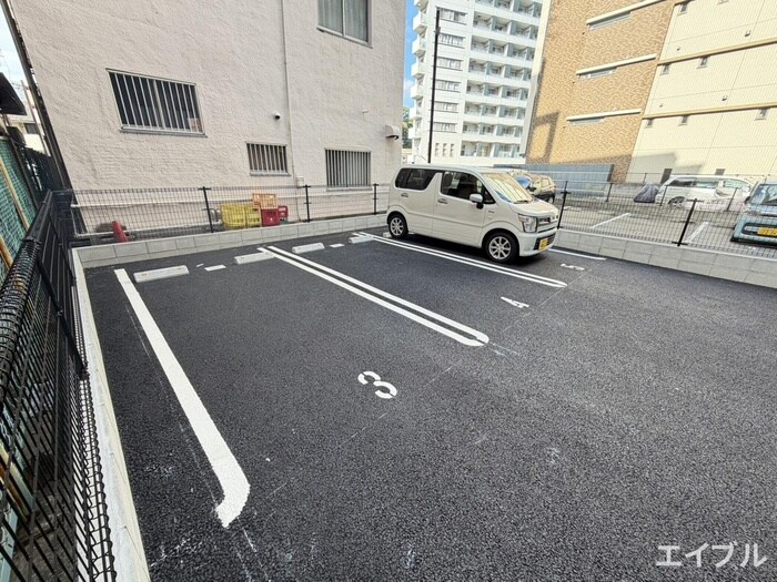 物件外観写真3　(駐車場)