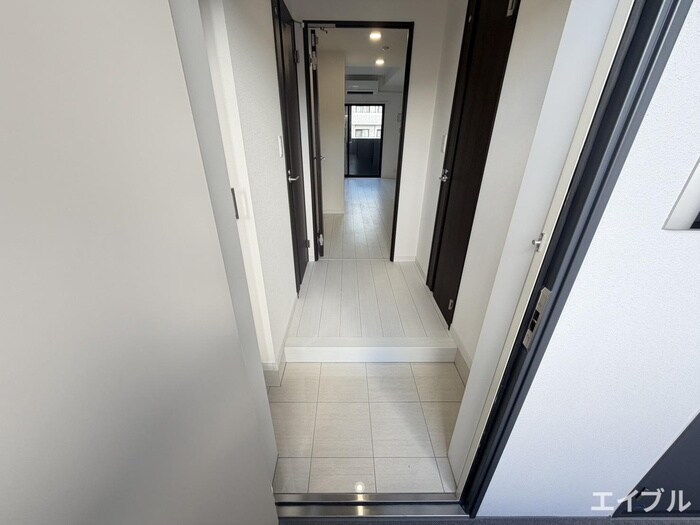 物件内観写真15　(玄関)