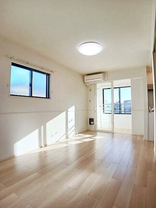 物件内観写真4　(居室)