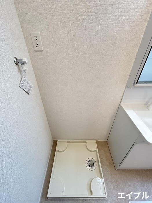 物件内観写真13　(洗濯機置場)