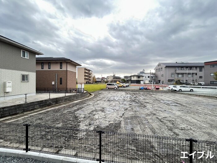 物件内観写真18　(室内からの展望)