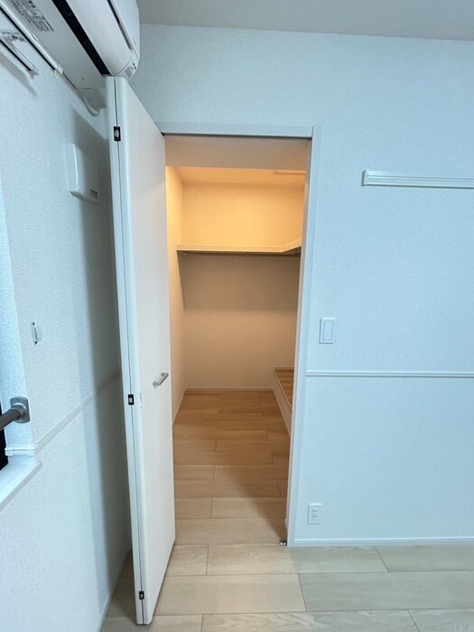 物件内観写真18　(収納)