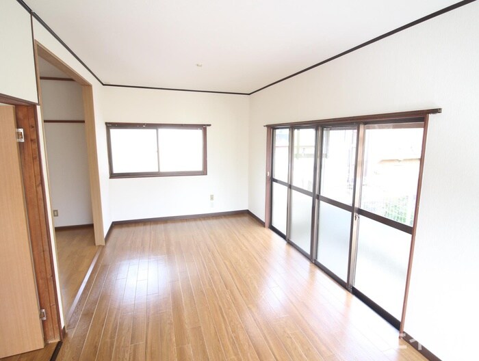 物件内観写真2　(居室)