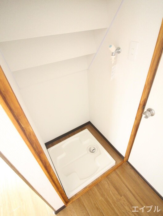 物件内観写真15　(洗濯機置場)