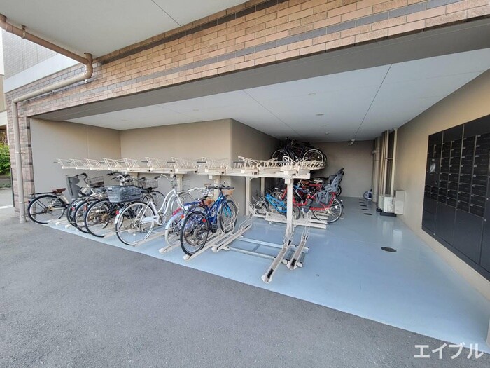 物件外観写真6　(駐輪場)