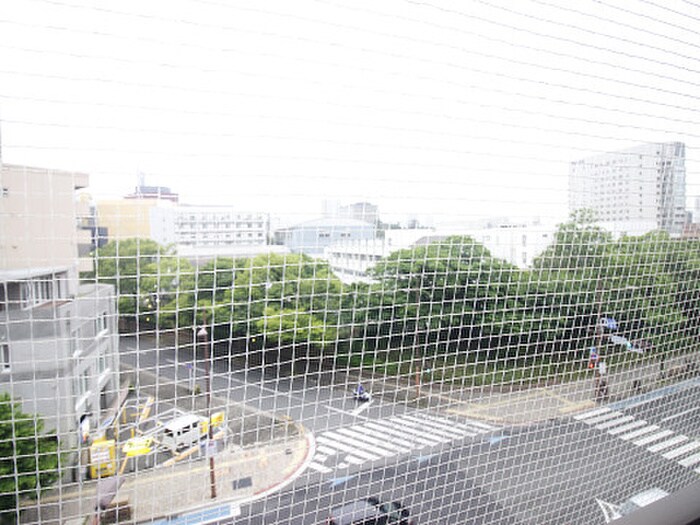 物件内観写真15　(室内からの展望)