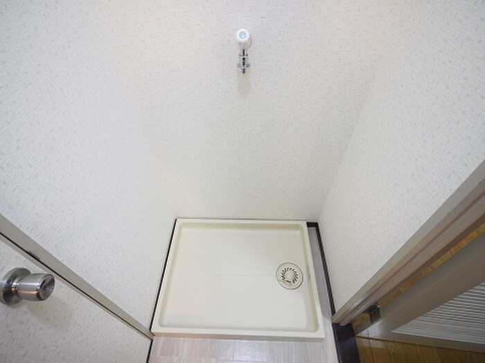 物件内観写真18　(洗濯機置場)