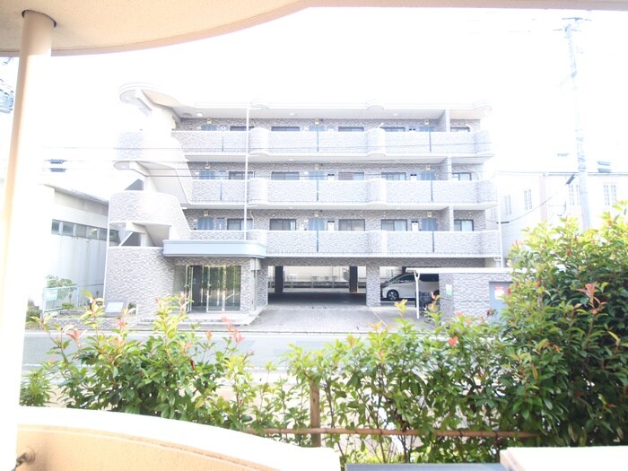 物件内観写真18　(室内からの展望)