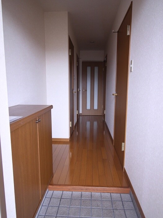 物件内観写真10　(玄関)