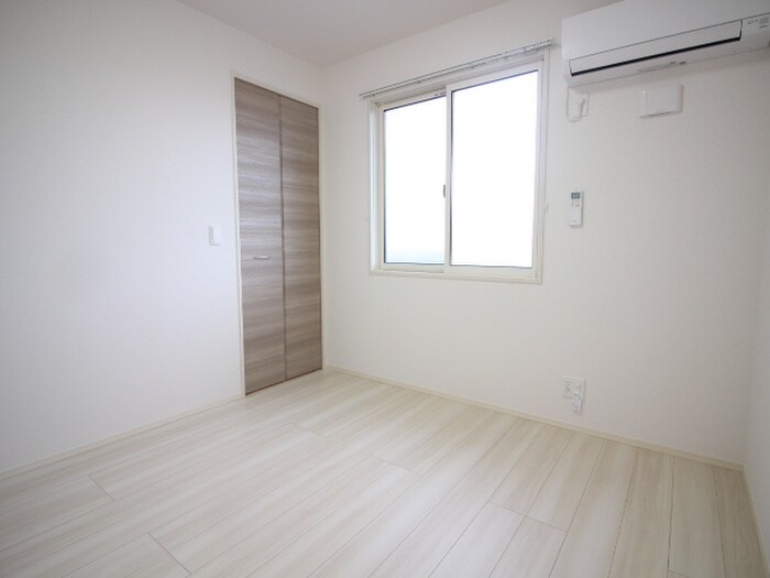 物件内観写真12　(居室)