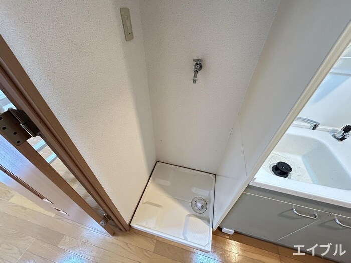 物件内観写真15　(洗濯機置場)