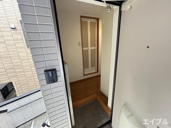 物件内観写真18　(玄関)