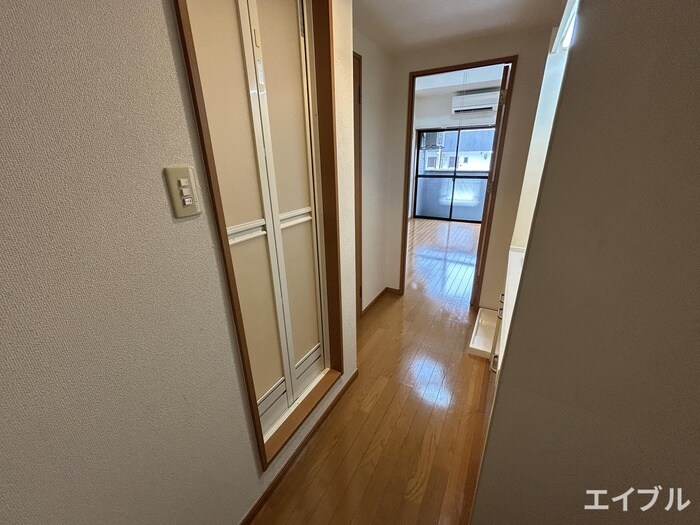 物件内観写真19　(廊下)