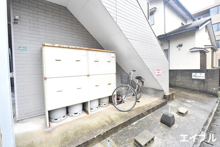 物件外観写真3　(駐輪場)