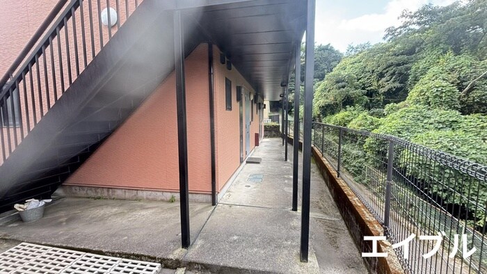 物件外観写真5　(エントランス部分)