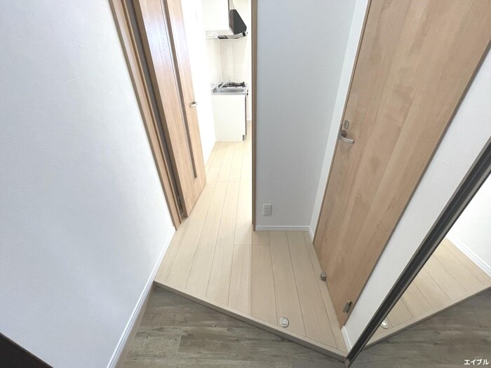物件内観写真12　(玄関)