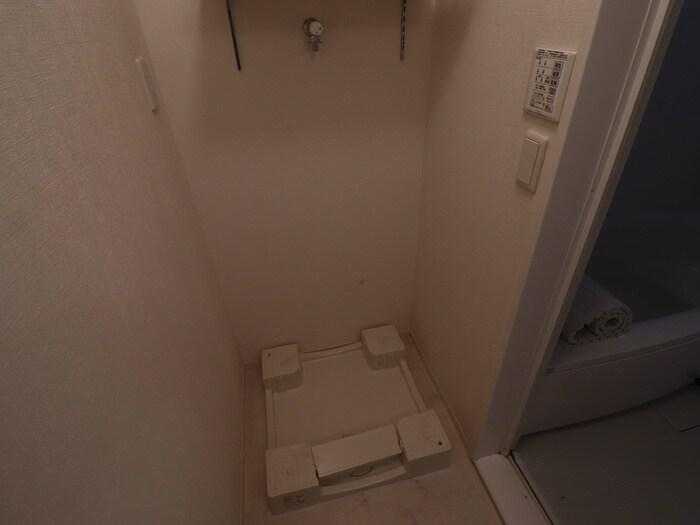 物件内観写真13　(洗濯機置場)