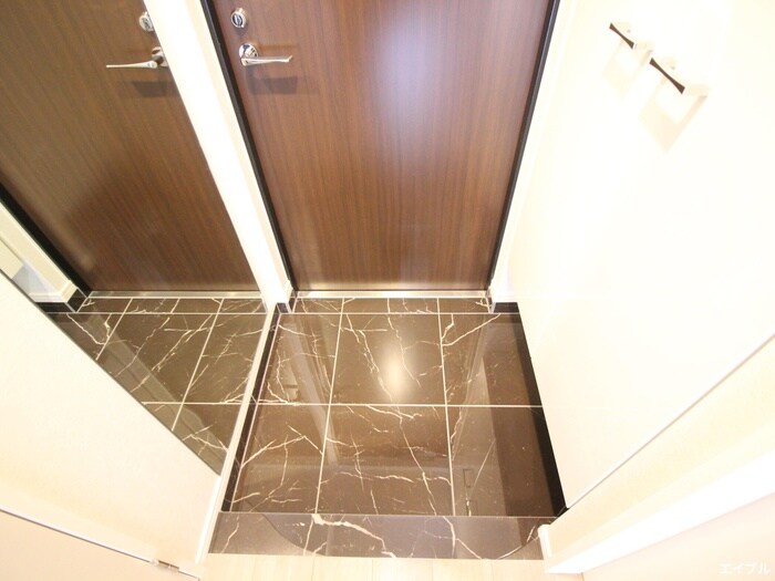 物件内観写真10　(玄関)