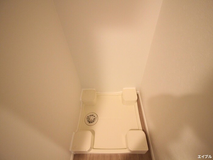 物件内観写真16　(洗濯機置場)