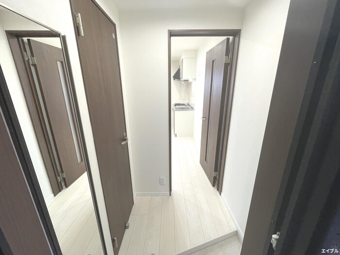 物件内観写真12　(玄関)