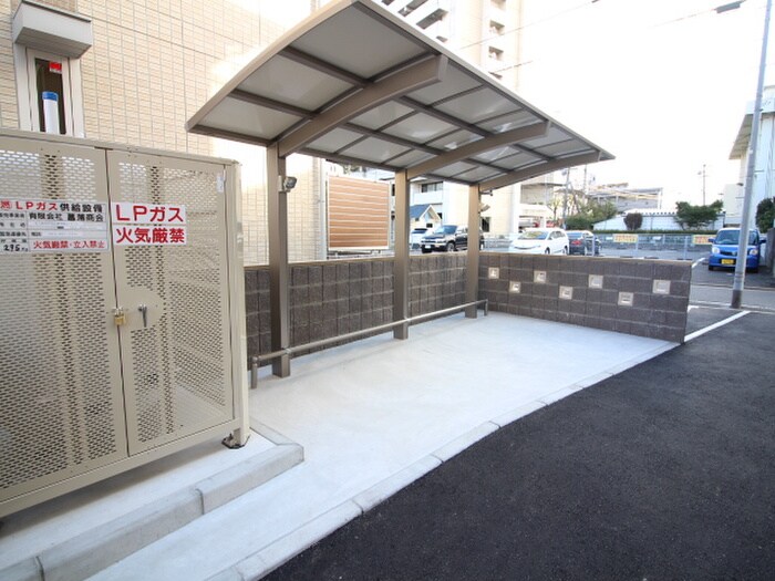 物件外観写真5　(駐輪場)