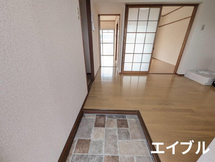 物件内観写真10　(玄関)