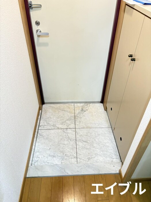 物件内観写真13　(玄関)