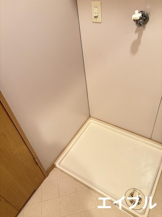 物件内観写真18　(洗濯機置場)