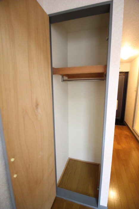 物件内観写真12　(収納)