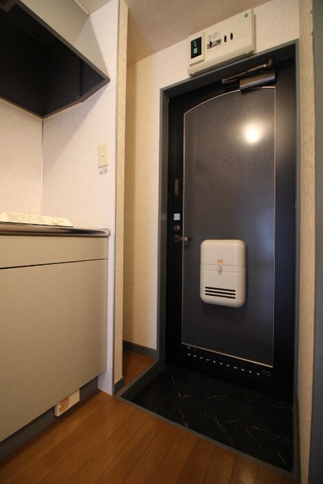 物件内観写真16　(玄関)