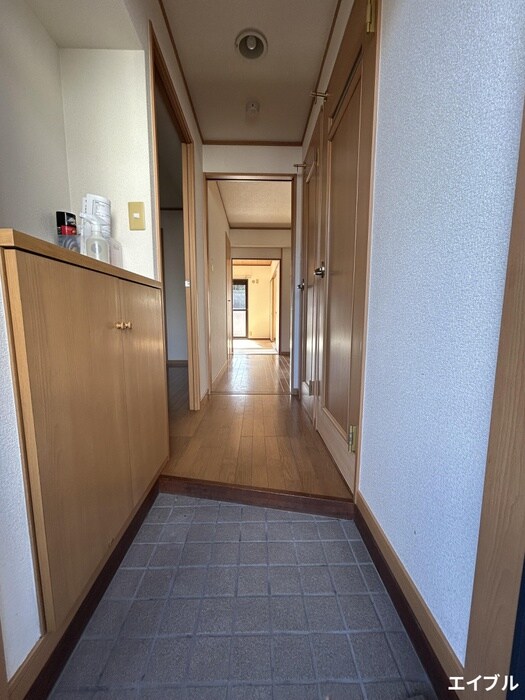 物件内観写真18　(玄関)