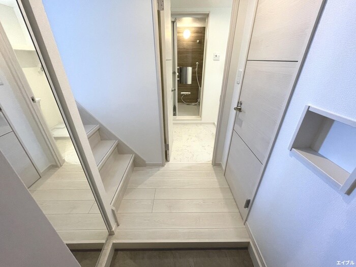 物件内観写真12　(玄関)