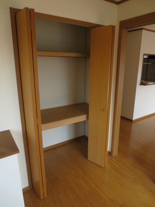 物件内観写真11　(収納)