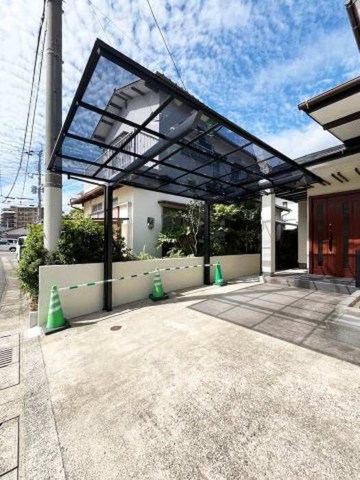 物件外観写真2　(駐車場)