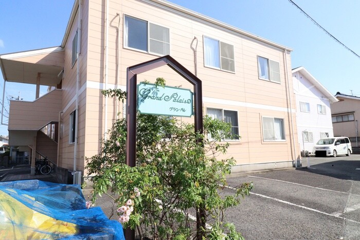 物件外観写真2　(駐車場)