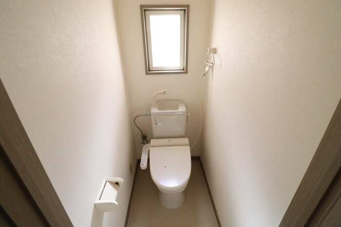 物件内観写真8　(トイレ)