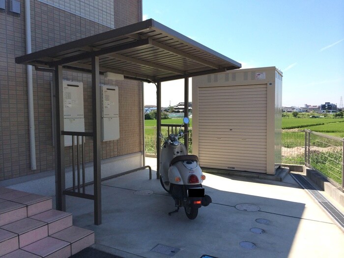 物件外観写真3　(駐輪場)