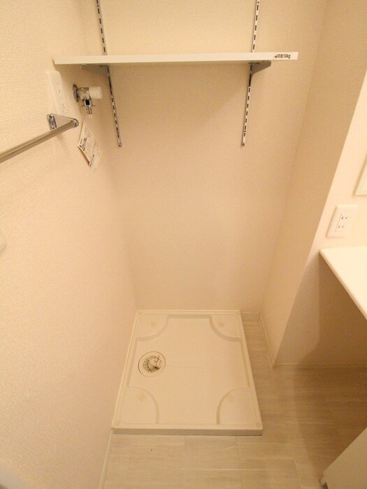 物件内観写真15　(洗濯機置場)