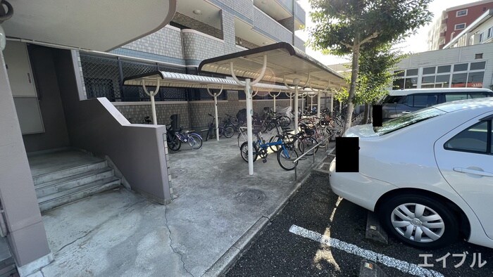 物件外観写真4　(駐輪場)