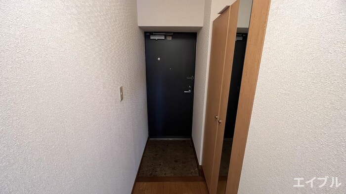 物件内観写真12　(玄関)