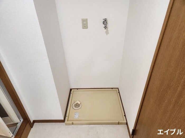 物件内観写真15　(洗濯機置場)