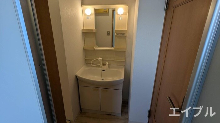 物件内観写真9　(洗面)