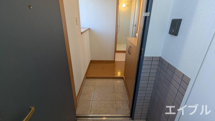 物件内観写真15　(玄関)
