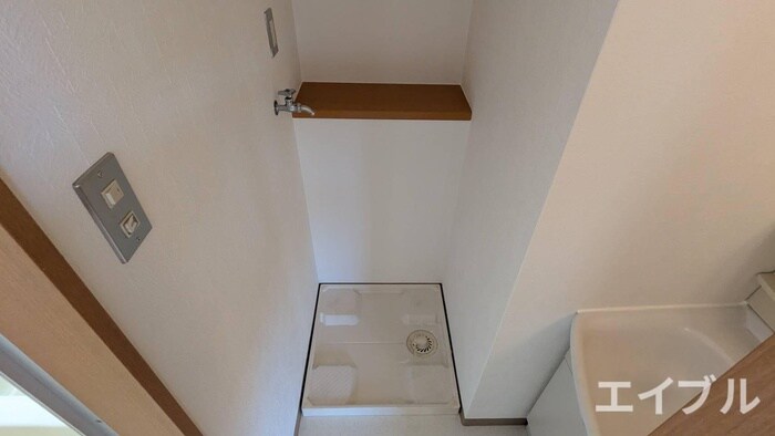 物件内観写真15　(洗濯機置場)