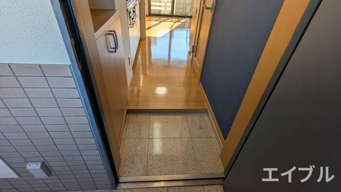 物件内観写真17　(玄関)