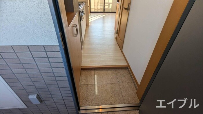 物件内観写真18　(玄関)
