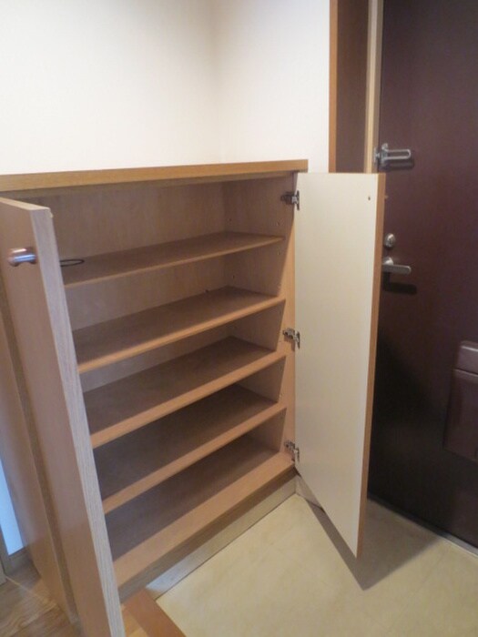 物件内観写真15　(靴箱)