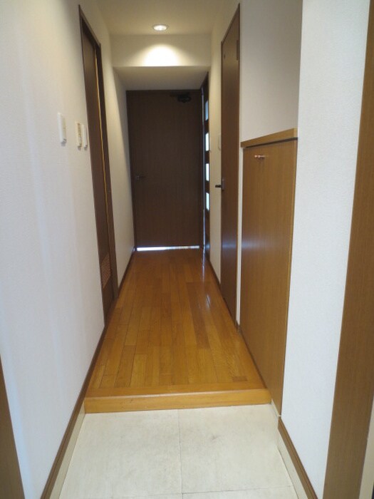 物件内観写真16　(玄関)