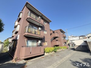 リビング城南外観写真