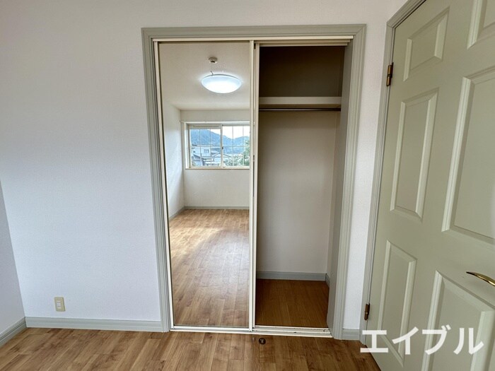 物件内観写真12　(収納)